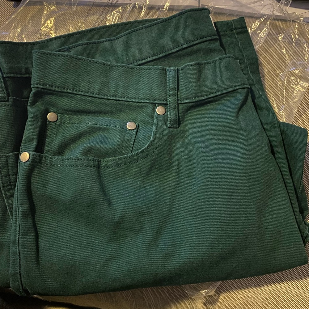 (SOLD) Mens Slim-fit 9" Inseam Stretch 5-Pocket Short - Picture 7 of 7